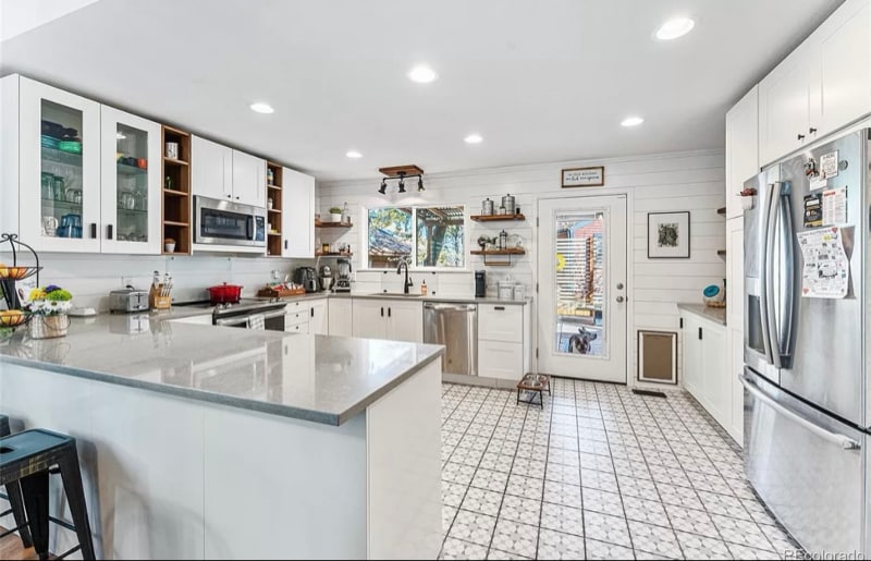 Building Photo - 4262 S Laredo Way