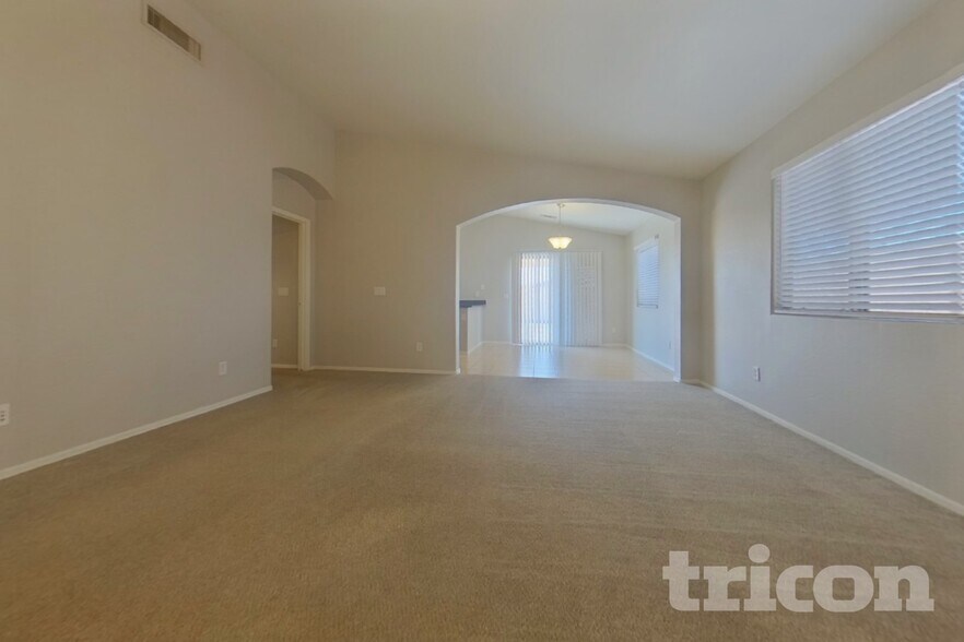 Building Photo - 25683 W St Kateri Dr