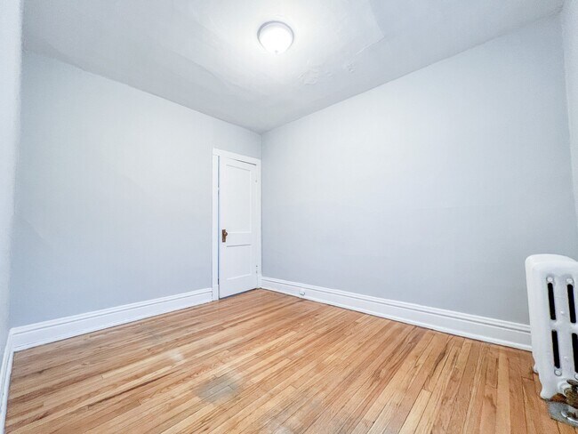 Building Photo - 3953 N Hoyne Ave