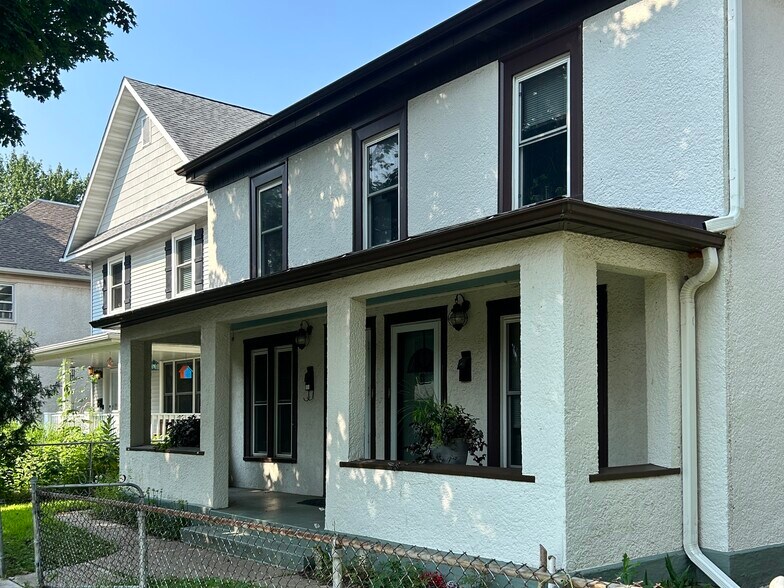 Building Photo - 612 Jefferson St NE