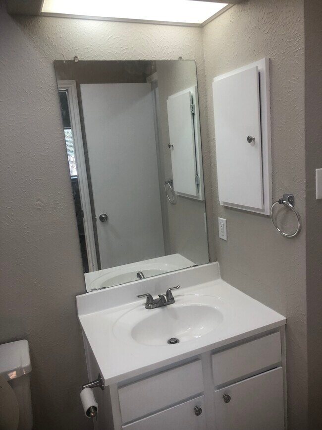 Building Photo - 7257 Lansbury Dr