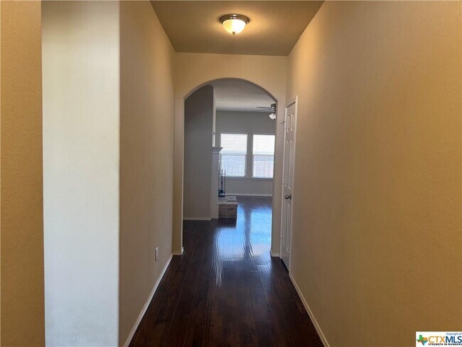 Building Photo - 208 Christopher Dr