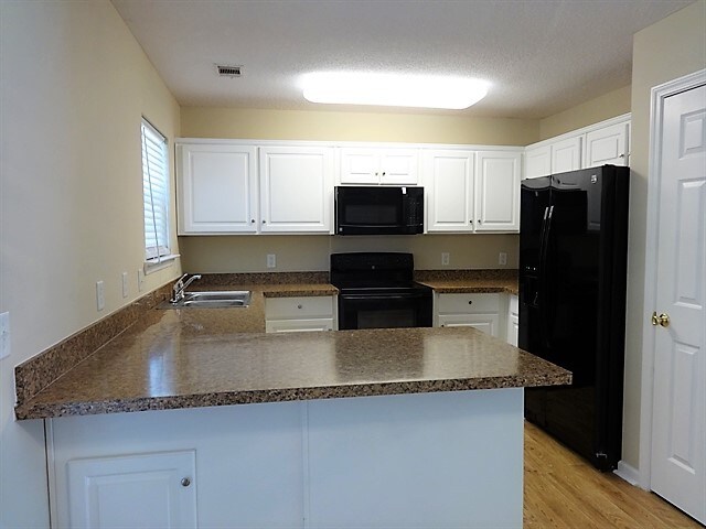 Building Photo - 26 Coronado Ct