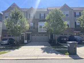 Building Photo - Luxury 3BR Townhome in Langtree- Modern Finishes & Prime Location!