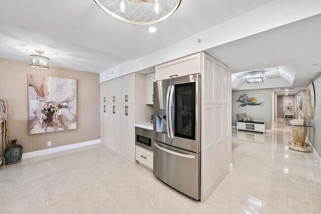 Building Photo - 176 Helios Dr