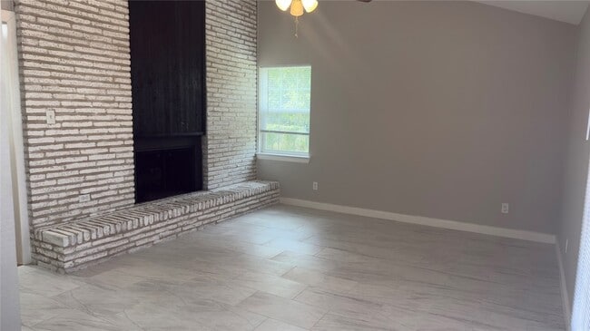 Building Photo - 1415 Wisteria Way