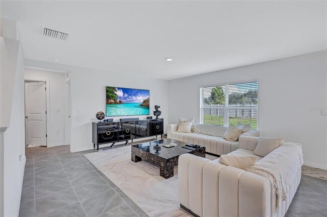 Building Photo - 7601 Rosewood Gdn Lp