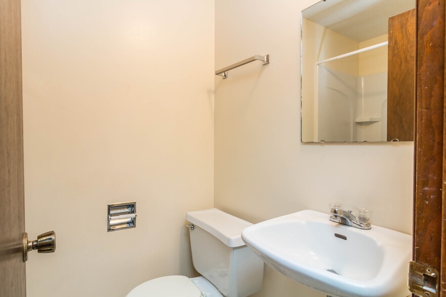 Building Photo - 811 Dondee Dr