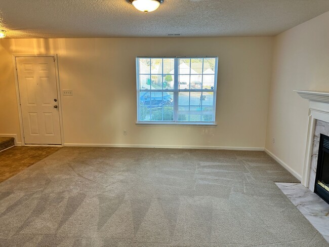 Building Photo - Beautiful Four Bedroom Home in Thompson Gl...