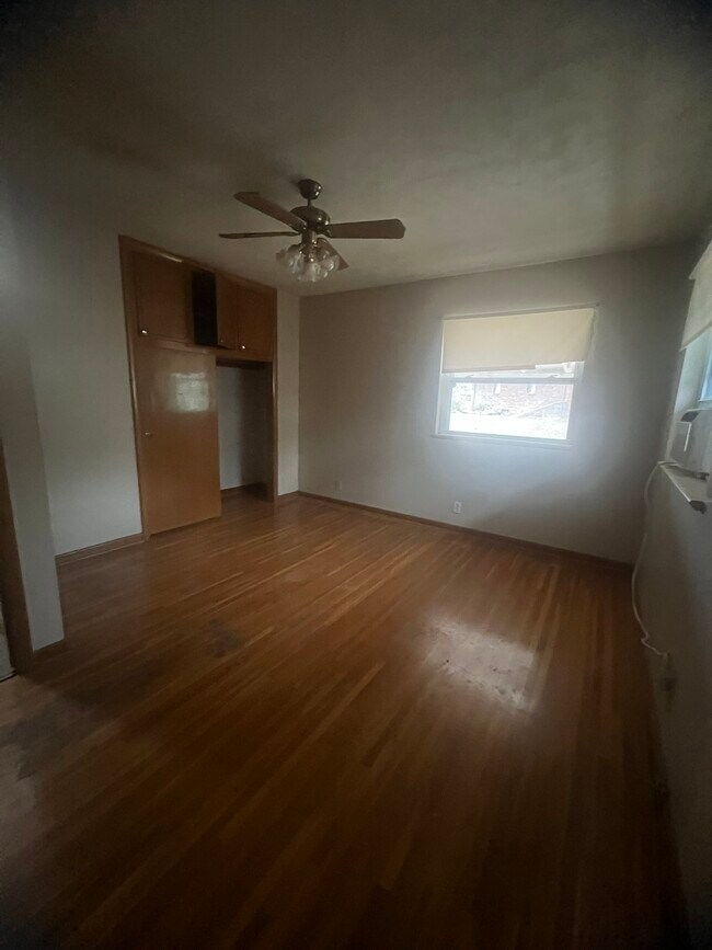 Building Photo - 238 N 1st St