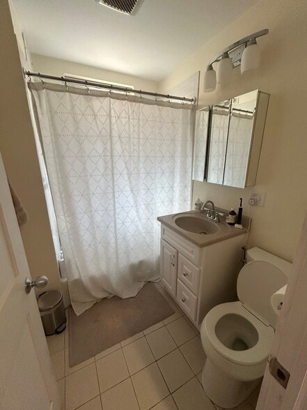 Building Photo - 39 Hemenway St