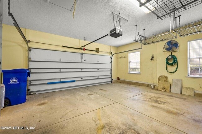 Building Photo - 1028 Meadow View Ln