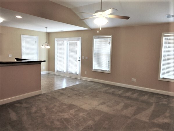 Building Photo - 2904 John Cabot Dr