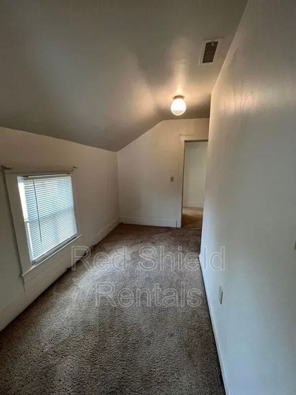 Building Photo - 501 W Forest Ave