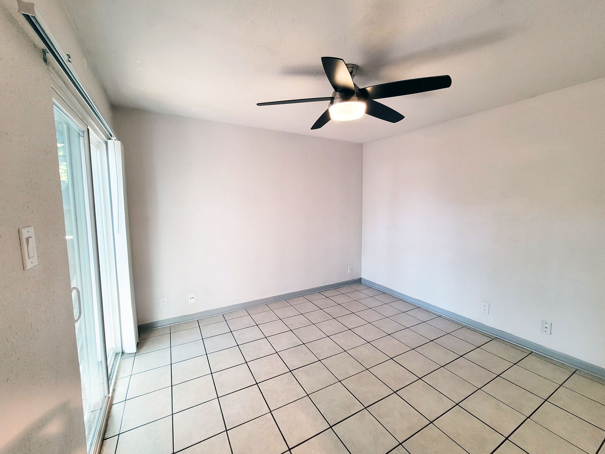 Building Photo - 920 Sirocco Dr