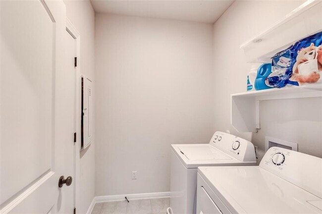 Building Photo - 332 Zuma Dr