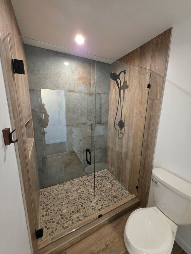 Building Photo - Perfectly remodeled 3BDR/1BA Single-level ...