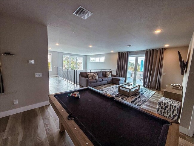 Building Photo - 7760 Sandy Ridge Dr