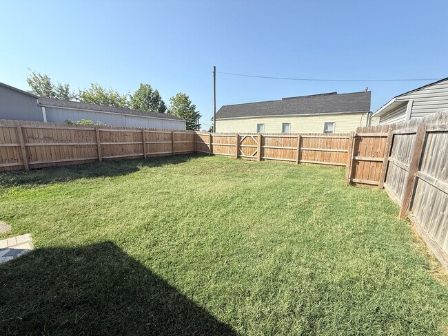 Building Photo - 1023 Thomas V Bryant Dr