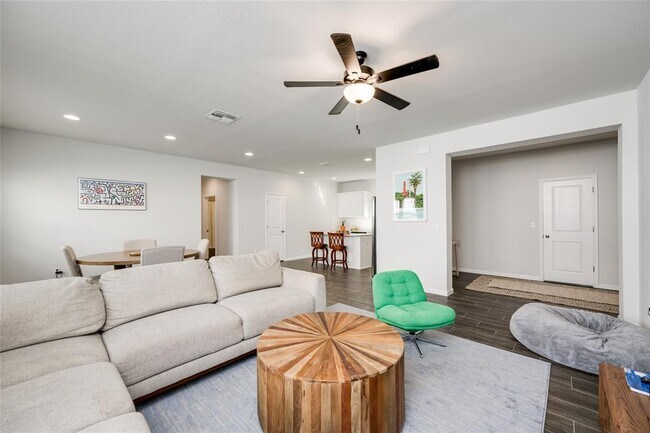 Building Photo - 10712 Timber Brook Pass