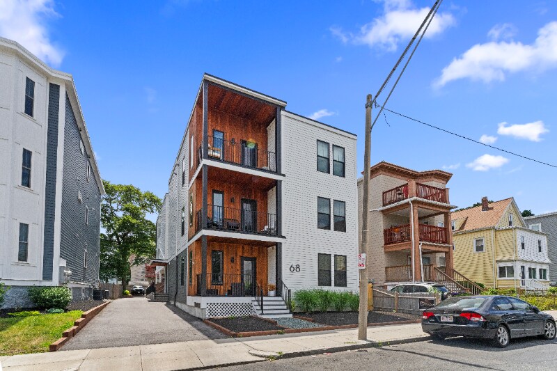 Building Photo - 68 Armandine St