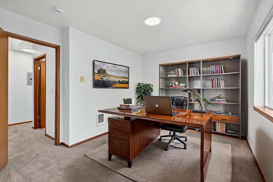 Building Photo - 470-470 W Gloucester St