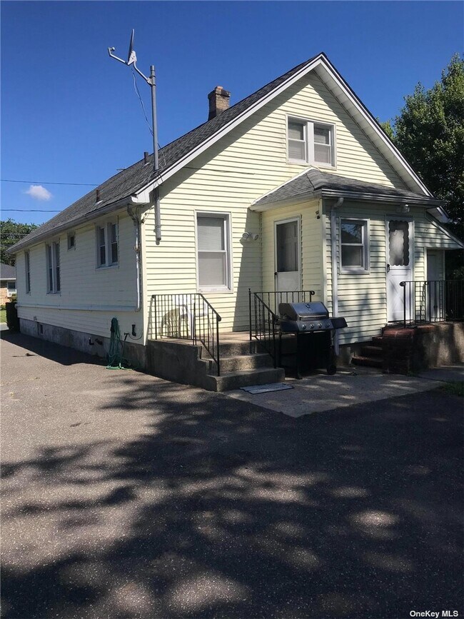 Building Photo - 29 Nostrand St