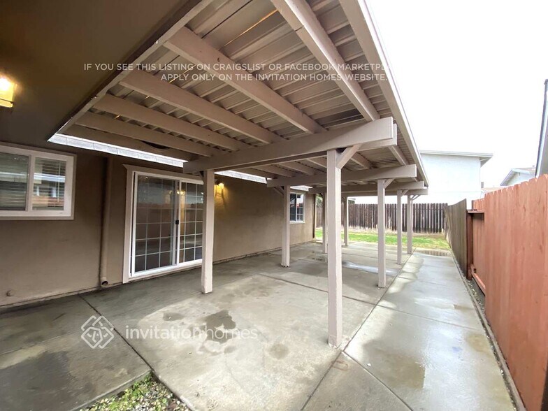 Building Photo - 616 Frieda Dr