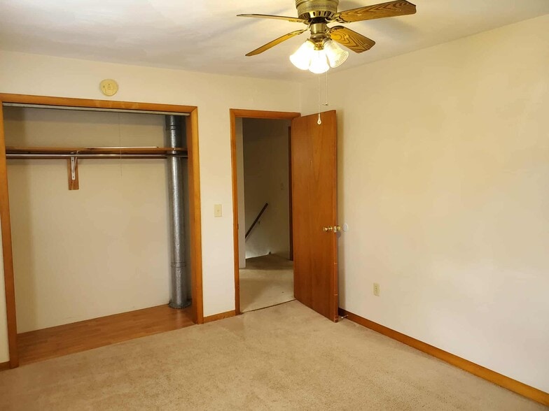 Building Photo - 252 Gompers Ave