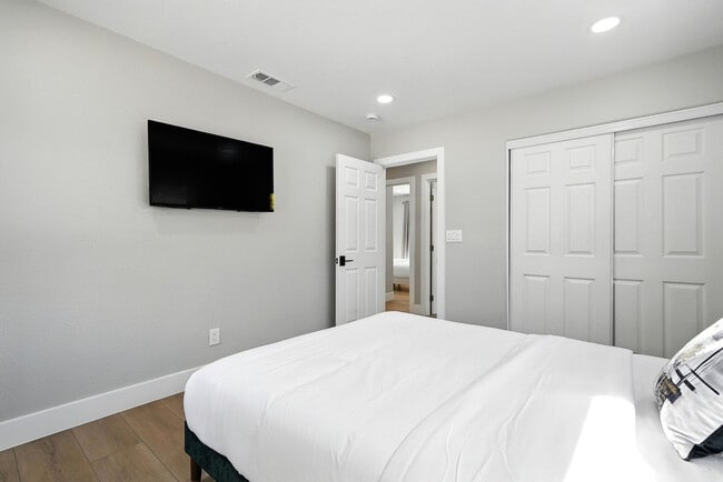 Building Photo - 12311 Witt Rd