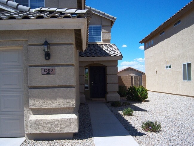 Building Photo - COMING SOON!! 4 BED 3 BATH, 2 CAR GARAGE IN SAN TAN VALLEY