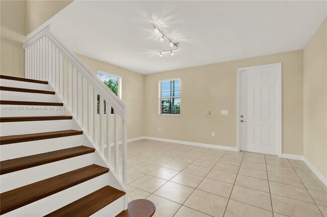 Building Photo - 11923 SW 155th Ct