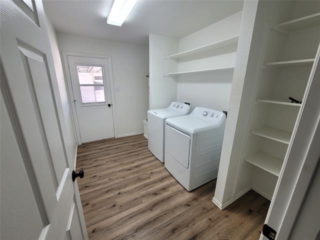 Building Photo - 205 Willow Creek Dr