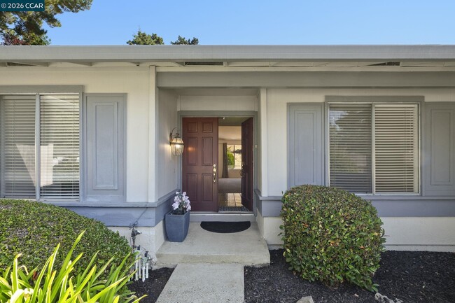 Building Photo - 340 Borica Dr