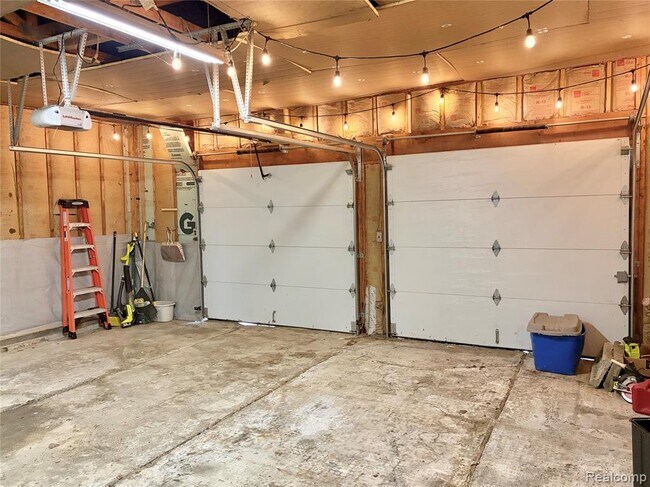 Building Photo - 306 Michelson Rd