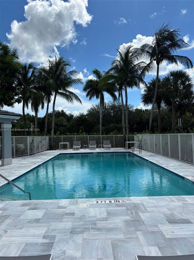 Building Photo - 16207 Sierra Palms Dr