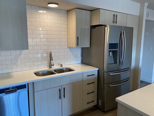 Building Photo - AVAILABLE NOW! Recently remodeled condo on Cherry Creek Trail + Move in Special!