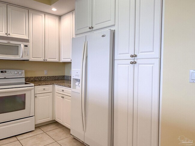 Building Photo - 645 Lost Key Dr