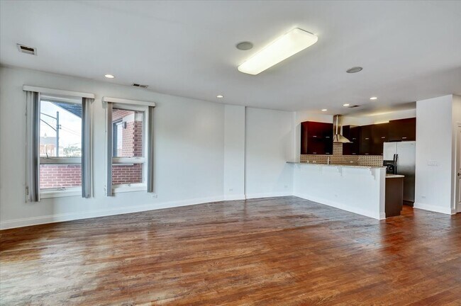 Building Photo - 3505 N Elston Ave