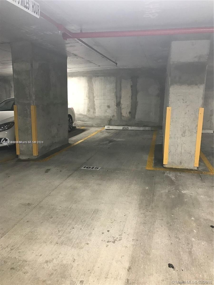 Building Photo - 1900 N Bayshore Dr