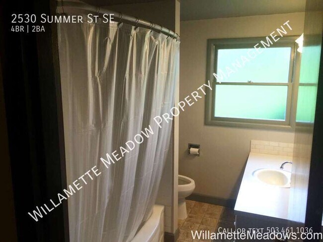 Building Photo - 2530 Summer St SE