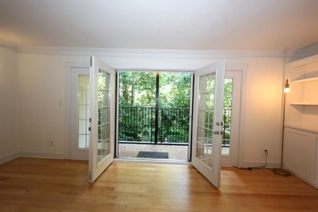 Building Photo - 2 Bedroom Condo in Buckhead for RENT!!! (Garden Brook at Peachtree Hills)