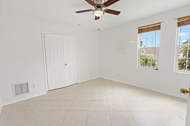 Building Photo - 1915 Westminster Cir