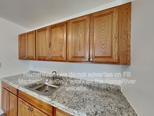 Building Photo - 289 Hilton Ave