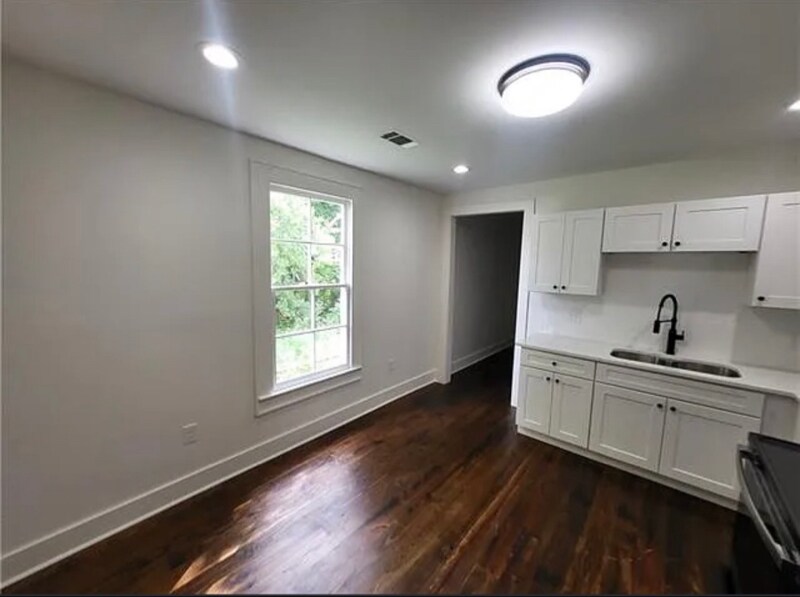 Building Photo - 1434 Louisa St