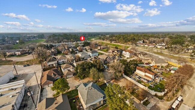 Building Photo - 4444 Victory Dr