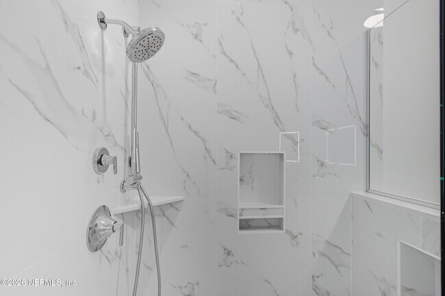 Building Photo - 200 Ocean Crest Dr