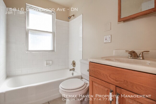 Building Photo - 15816 Grovewood Ave