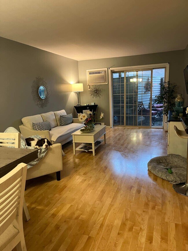 Primary Photo - 3637 N 20th Pl