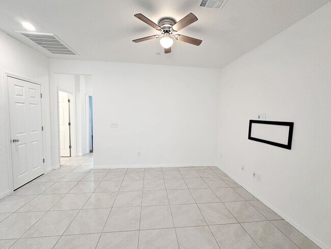 Building Photo - 663 Foam Flower Ln